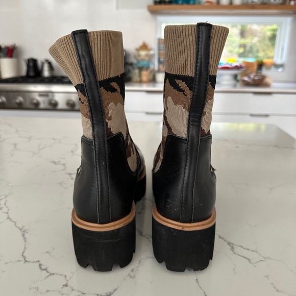 ALL BLACK🖤Camo 2" Flatform Sock Boot COOL military chic 9.5 BoHo Grunge GI Jane - Picture 5 of 12